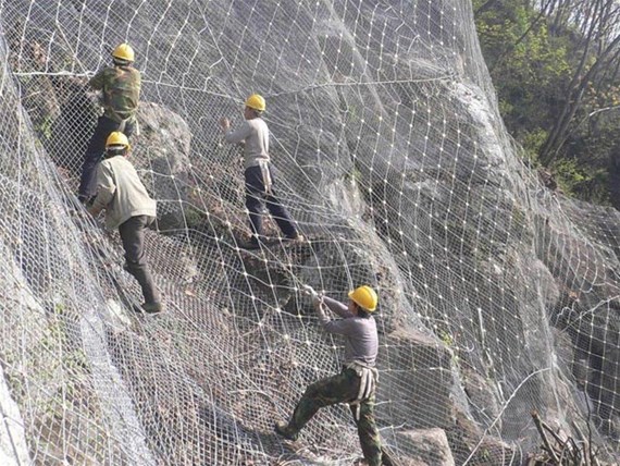 怒江边坡防护网设置的原因有哪些？