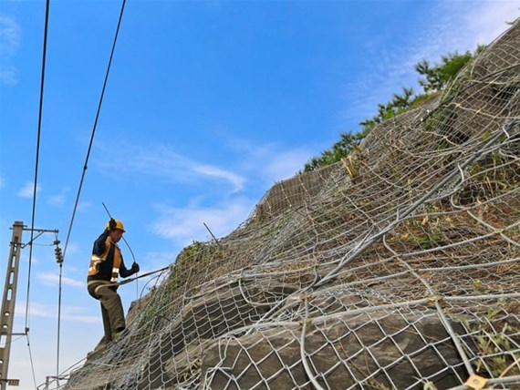 边坡防护网在城市建设中的作用和影响如何？